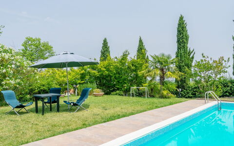 Ca' Del Vento: L'Eau, Ciel, Plante, Propriété, Vert, Piscine, Bleu Azur, Arbre, Ombre, Mobilier De Jardin