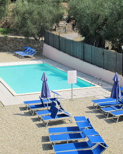 Diano Marina 624: Plante, Piscine, Bleu, L'Eau, Mobilier De Jardin, Ombre, Balancelle, Arbre, Herbe, Loisir