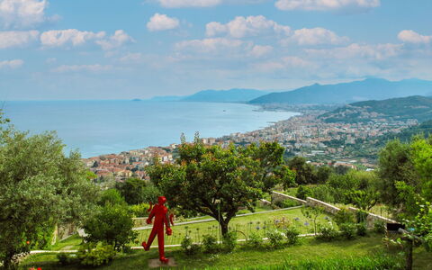 Pietra Ligure 612: Nuage, Ciel, Plante, L'Eau, Communauté Des Plantes, Vert, Bleu Azur, Paysage Naturel, Lot Terre, Montagne