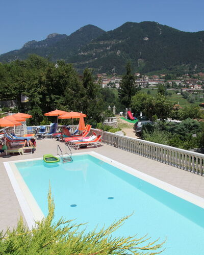 Tremosine 651: Piscine, Propriété, Recours, Loisir, Vacances, Immobilier, Tourisme, Ville Resort, Station De Montagne, Bâtiment