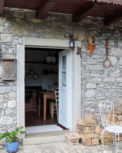 Casa Lienartova: Plante, Bâtiment, Pot De Fleur, Bois, Plante D'Appartement, Chaise, Brique, Porte, Brickwork, Façade