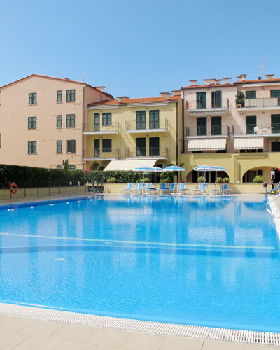 Cala Azzurra (Imp312): L'Eau, Bâtiment, Fenêtre, Propriété, Jour, Ciel, Piscine, Plante, Bleu Azur, Maison