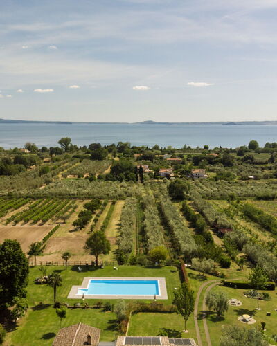 Lago di Bolsena 618: Paysage, Lot Terre, Piscine, Biens, Vue Du Ciel, Plantation, Recours, Aménagement Paysager, Photographie Aérienne, Hacienda