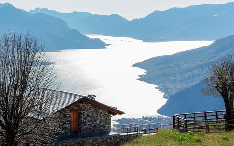 Gravedona 744: Ciel, L'Eau, Montagne, Plante, Écorégion, Bâtiment, La Nature, Bleu Azur, Paysage Naturel, Montagnes