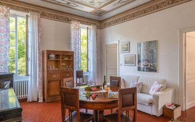 Molini di Prelà 627: Table, Cadre, Meubles, Propriété, Plante, Chaise, Fenêtre, Bois, Bâtiment, Design Intérieur