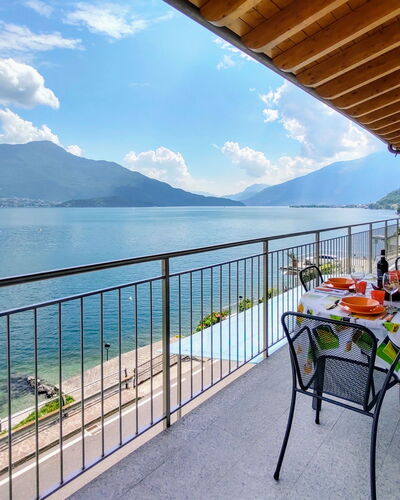 Gera Lario 618: Nuage, L'Eau, Ciel, Table, Meubles, Propriété, Bâtiment, Chaise, Montagne, Clôture