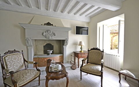 Casa Caterina: Pièce, Salon, Meubles, Design Intérieur, Propriété, Bâtiment, Maison, Plafond, Table, Sol