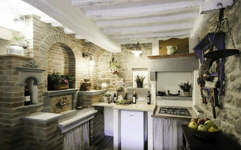 Casa Caterina: Pièce, Propriété, Design Intérieur, Bâtiment, Plafond, Meubles, Maison, Architecture, Sol, Cuisine
