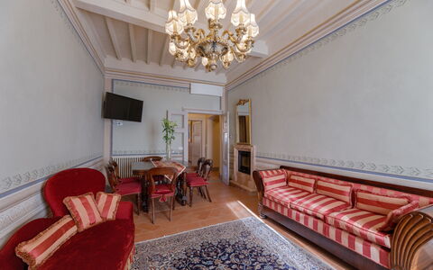 Appartamento Zefferini: Propriété, Meubles, Bâtiment, Canapé, Décoration, Design Intérieur, Éclairage, Salon, Sol, Sol