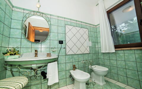 I Gigli di Montefiascone: Design Intérieur, Sol, Sol, Meubles, Luminaire Plomberie, Luminaire, Salle De Bains, Tuile, Robinet, Plante D'Appartement