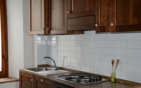 Villa Cincinelli: Comptoir, Cuisine, Tuile, Pièce, Propriété, Cabinetry, Meubles, Sol, Evier, Évier