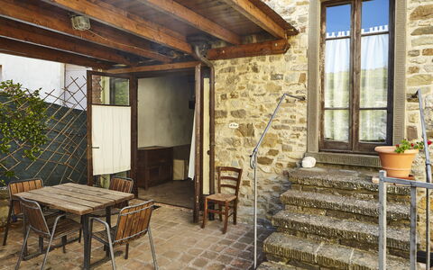 Villa Cincinelli: Propriété, Bâtiment, Pièce, Maison, Immobilier, Meubles, Design Intérieur, Chalet, Porche, Domicile