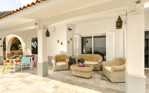 Villa Di Sofia: Propriété, Pièce, Bâtiment, Design Intérieur, Salon, Immobilier, Domicile, Maison, Meubles, Biens