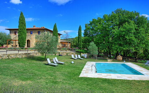 Borgo Mulignone: Propriété, Biens, Maison, Paysage Naturel, Bâtiment, Immobilier, Herbe, Domicile, Architecture, Piscine