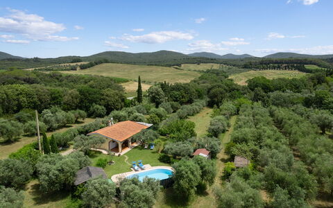Villa Il Cipresso: Ciel, Nuage, Plante, Communauté Des Plantes, Écorégion, Paysage Naturel, Arbre, Lot Terre, Végétation, Maison