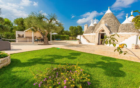 Trullo Del Mandarino: Propriété, Zone Résidentielle, Paysage Naturel, Immobilier, Bâtiment, Herbe, Jardin, Maison, Domicile, Pelouse