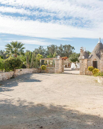 Trullo Suenn Con Piscina: Propriété, Ciel, Mur, Bâtiment, Lot Terre, Immobilier, Maison, Arbre, Biens, Paysage