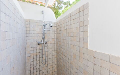Villetta Ferreri: Tuile, Propriété, Mur, Pièce, Salle De Bains, Architecture, Immobilier, Matériel De La Propriété, Sol, Maison