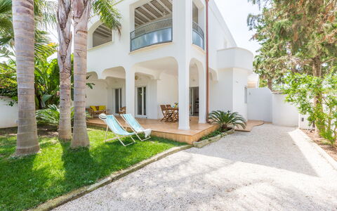 Villetta Ferreri: Propriété, Domicile, Bâtiment, Maison, Immobilier, Zone Résidentielle, Biens, Architecture, Appartement, Façade