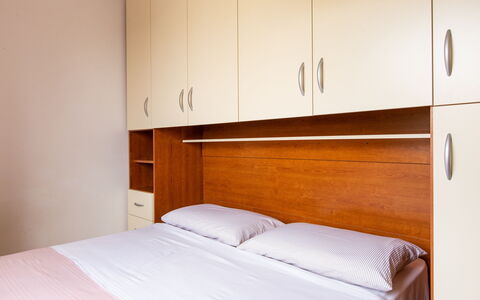 Prato Inglese Destro: Meubles, Confort, Cabinetry, Lit, Bois, Cadre De Lit, Chambre, Dur, Literie