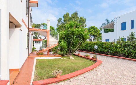 Prato Inglese Sinistro: Plante, Ciel, Bâtiment, Nuage, Surface De La Route, Lot Terre, Design Urbain, Arbre, Quartier, Zone Résidentielle