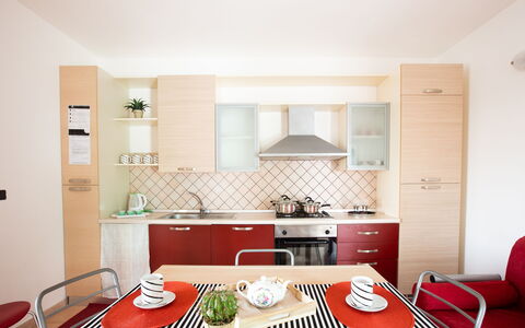 Prato Inglese Sinistro: Table, Meubles, Cabinetry, Propriété, Vaisselle, Chaise, Comptoir, Cuisine, Design Intérieur, Bois