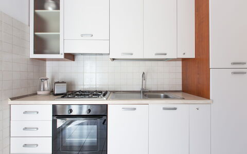 Villa Salento: Cabinetry, Comptoir, Evier, Évier, Bâtiment, Robinet, Cuisinière, Appareil De Cuisine, Cuisine, Design Intérieur