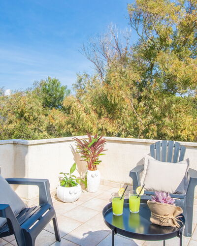 Villa Salento: Ciel, Plante, Propriété, Meubles, Chaise, Nuage, Bleu Azur, Bleu, Mobilier De Jardin, Ombre