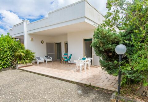 Villa Nettuno: Propriété, Maison, Immobilier, Bâtiment, Domicile, Architecture, Pièce, Villa, Zone Résidentielle, Façade