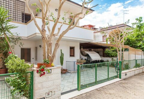 Villa Victory: Propriété, Maison, Bâtiment, Immobilier, Domicile, Zone Résidentielle, Architecture, Façade, Appartement, Pièce