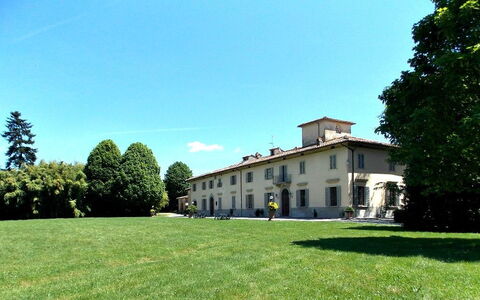 Villa Sandra: Propriété, Biens, Maison, Bâtiment, Manoir, Domicile, Pelouse, Immobilier, Herbe, Architecture