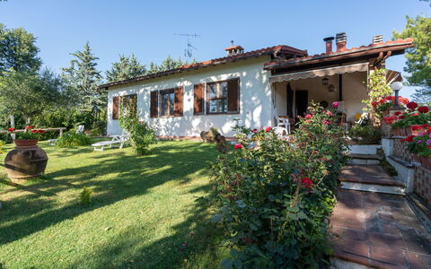 Villa Campiglia: Propriété, Maison, Immobilier, Domicile, Bâtiment, Chalet, Cour, Ferme, Villa, Zone Rurale