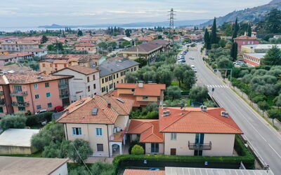 Gardagate - Garda Resort: Zone Résidentielle, Quartier, Ville, Zone Urbaine, Banlieue, Toit, Établissements Humains, Propriété, Ville, Maison