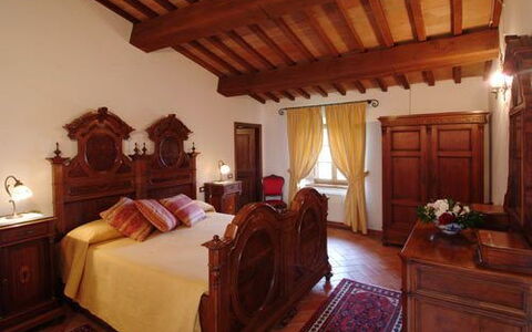 Villa Fontanelle: Bois, Éclairage, Lit, Pièce, Design Intérieur, Dur, Propriété, Textile, Chambre, Literie