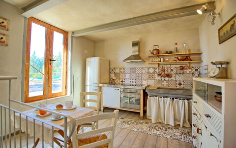 Casa Fioraie: Propriété, Pièce, Bâtiment, Meubles, Design Intérieur, Maison, Plafond, Cuisine, Sol, Immobilier