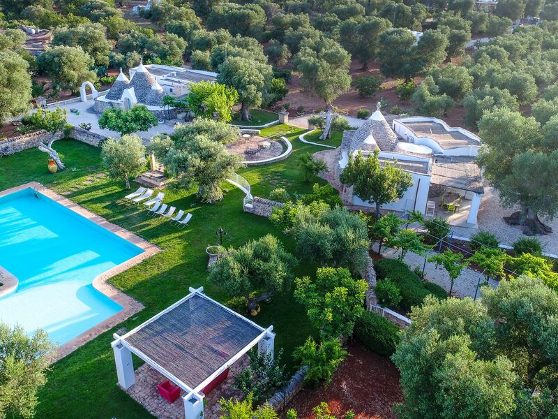 Favola Dei Trulli | Sleeps 38