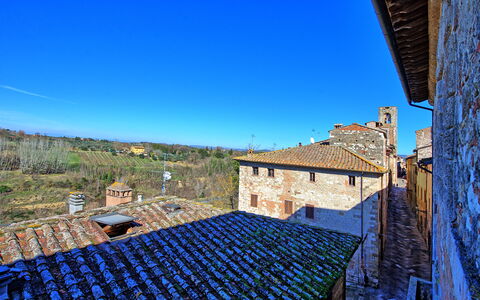 Palazzo Del Capitano: Bleu, Ciel, Toit, Propriété, Maison, Architecture, Village, La Technologie, Bâtiment, Zone Rurale