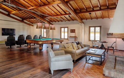 Tenuta Cambiano: Pièce, Propriété, Salon, Bâtiment, Parquet, Design Intérieur, Sol, Meubles, Maison, Dur