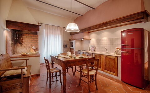 Tenuta Cambiano: Pièce, Meubles, Bâtiment, Design Intérieur, Propriété, Plafond, Sol, Cuisine, Salle À Manger, Maison