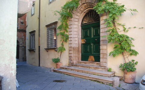 Il Mezzanino: Propriété, Bâtiment, Immobilier, Architecture, Quartier, Façade, Maison, Cambre, Cour, Porte
