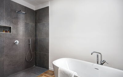 luxury-blues-apartment-sorrento-apartment-bathroom