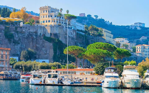 49 Little House: L'Eau, Ciel, Bateau, Ressources En Eau, Navire, Plante, Véhicule, Bleu, Bâtiment, Bleu Azur