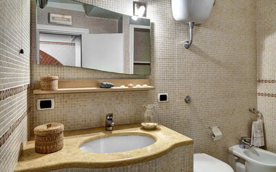 49-little-house-sorrento-apartament-bathroom