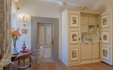 Casa Annateresa: Cabinetry, Propriété, Cadre, Meubles, Bois, Design Intérieur, Éclairage, Salle, Porte, Sol