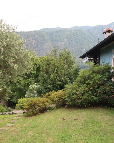 Sulle Colline Casalesi: Propriété, Maison, Domicile, Immobilier, Chalet, Arbre, Montagne, Herbe, Bâtiment, Cour
