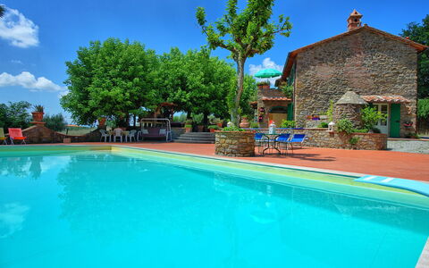 Casale San Martino: Piscine, Propriété, Loisir, Immobilier, Vacances, Biens, Recours, L'Eau, Bâtiment, Maison