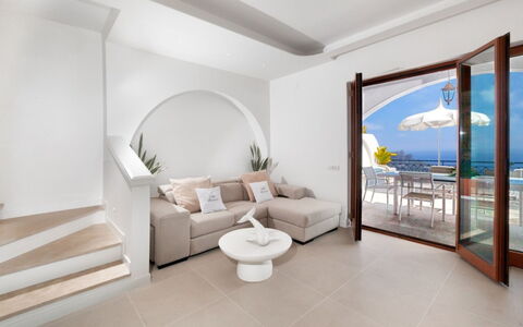 Villa Nerano: Sol, Design Intérieur, Sol, Meubles, Plafond, Appartement, Domicile, Chaise, Salon