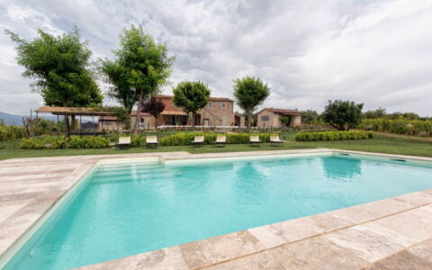 Villa Milluzzi: L'Eau, Nuage, Ciel, Plante, Propriété, Piscine, Arbre, Bâtiment, Loisir, Ombre
