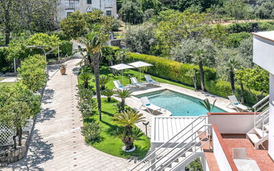 Villa Antonietta: Plante, L'Eau, Propriété, Piscine, Arbre, Bâtiment, Design Urbain, Végétation, Herbe, Loisir