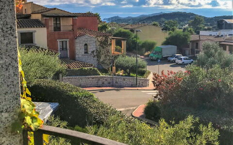 Rokkaria: Plante, Quartier, Arbuste, Zone Résidentielle, Paysage, Bâtiment, Maison, Jardin, Immobilier, Chaîne De Montagnes